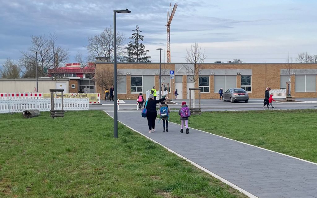 Lotsendienst vor der Franklinschule