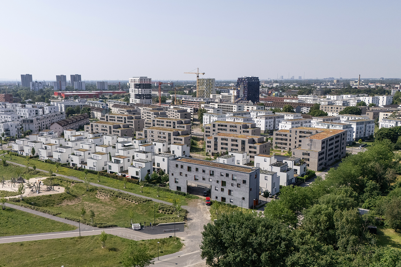 Luftbild auf FRANKLIN Mitte mit Europaachse und Torhaus.