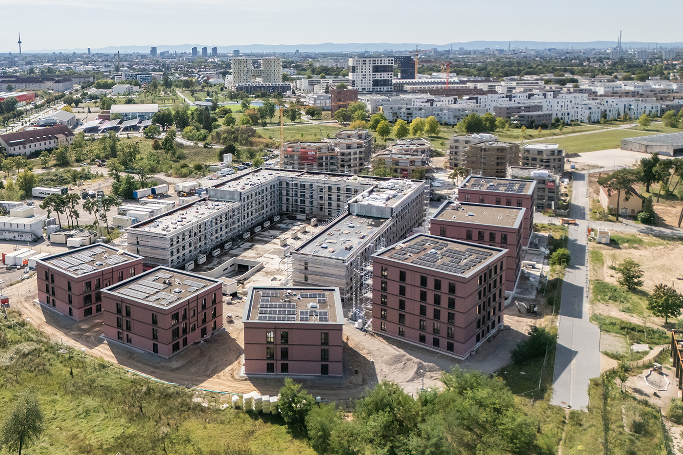 Luftbild des Stadtteils FRANKLIN mit Blick auf Neubaugebiet Sullivan Süd und FRANKLIN Mitte.